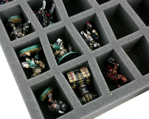 FS050C4BO Vassoio per figure con base e 28 fessure per modelli da tavolo più grandi